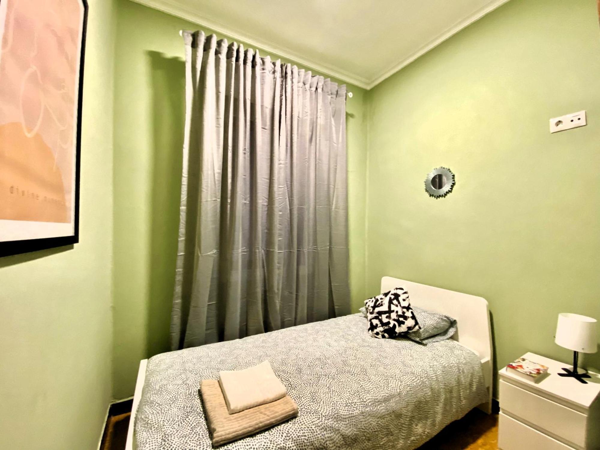 Amplio Apartamento Con Dos Patios Gijón Esterno foto