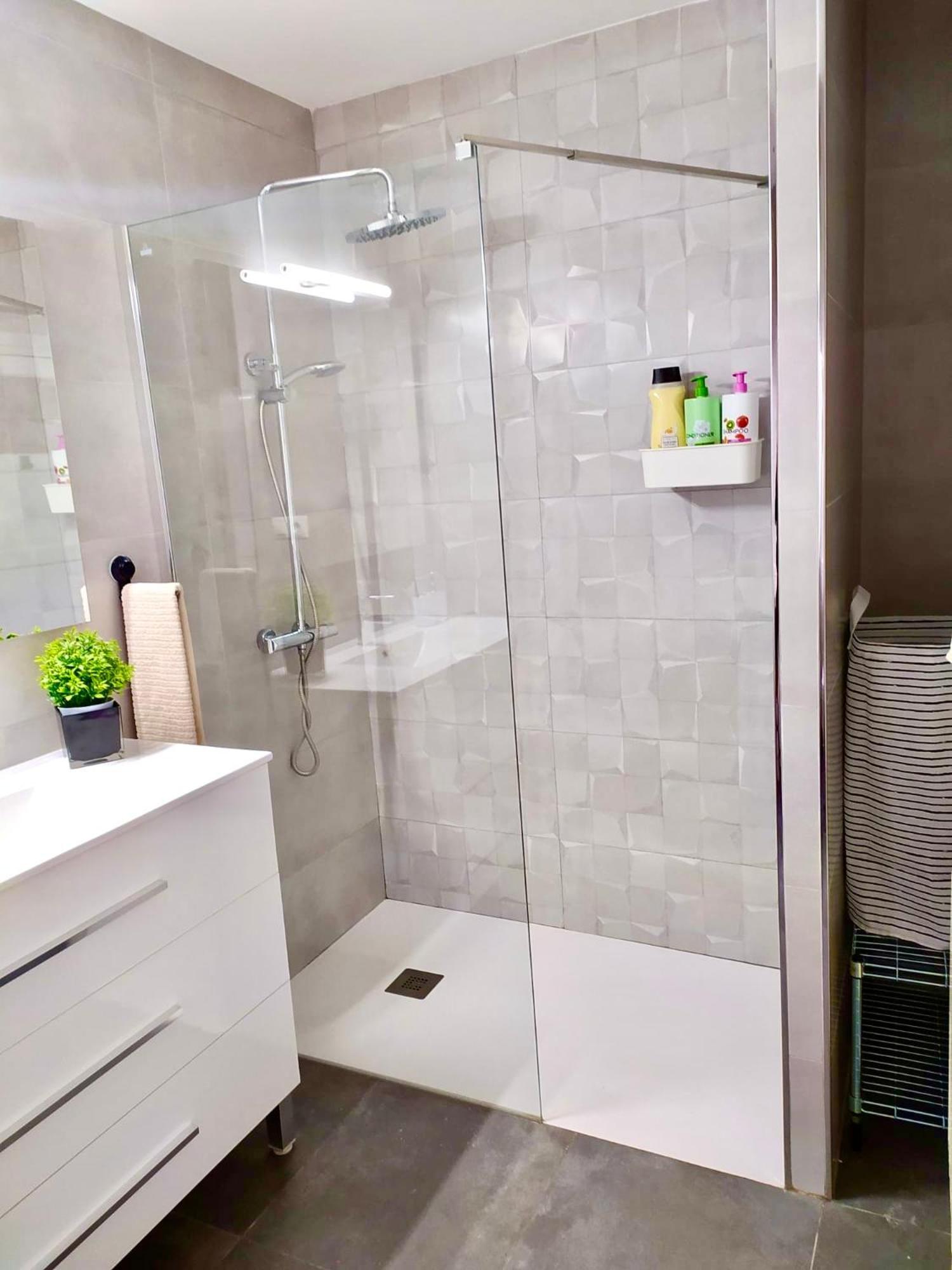 Amplio Apartamento Con Dos Patios Gijón Esterno foto